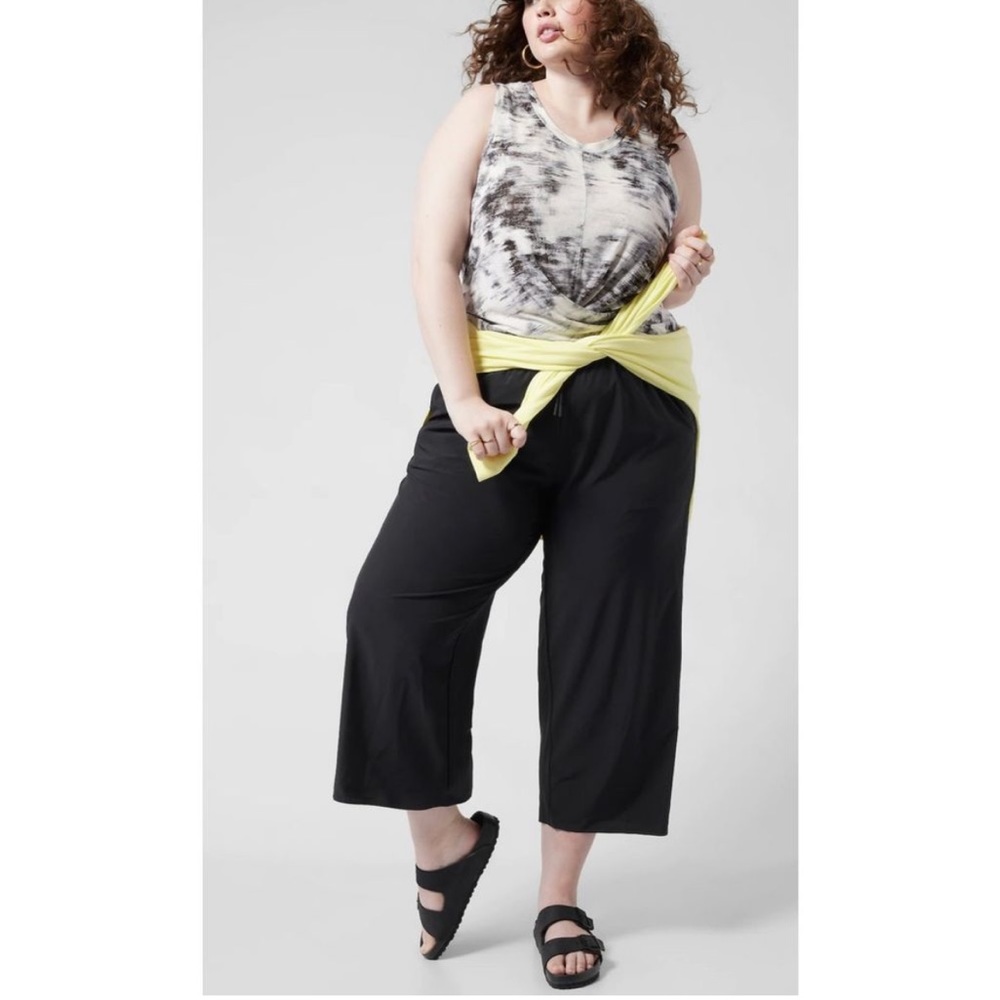 Athleta Wide Leg Cropped Pants